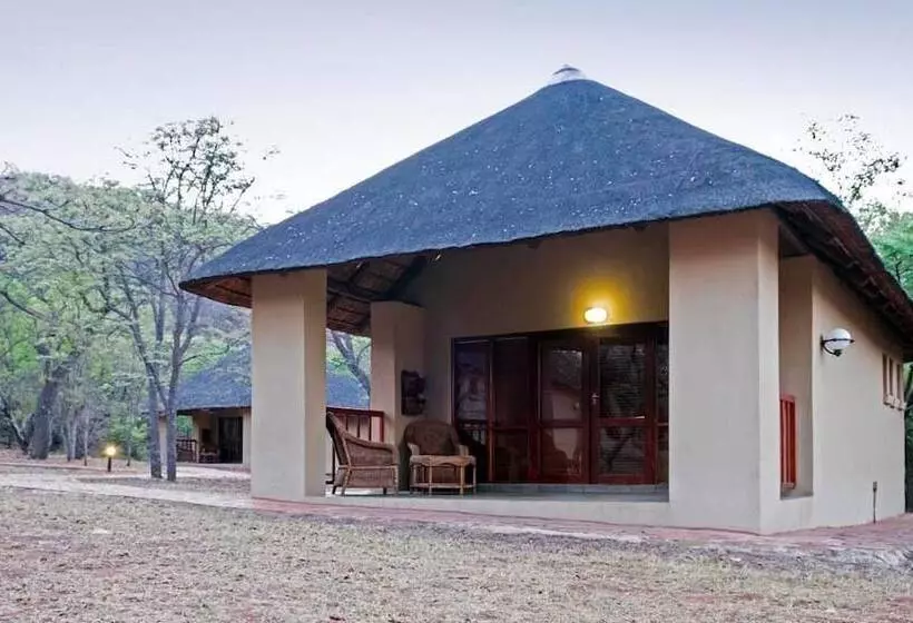 Hotelli Izapa Bush And Game Lodge