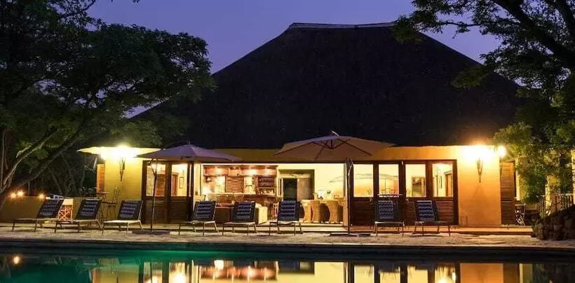 Hotelli Izapa Bush And Game Lodge