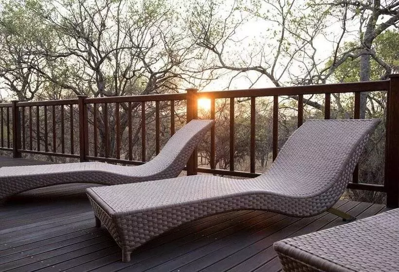 Hotelli Izapa Bush And Game Lodge