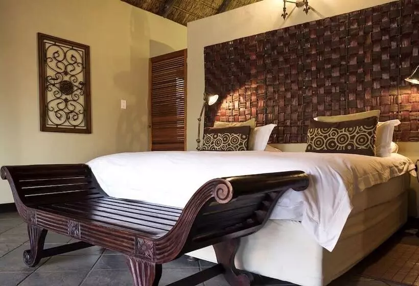 Hotelli Izapa Bush And Game Lodge