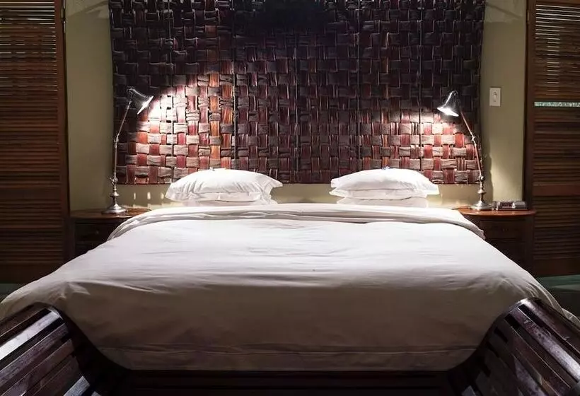 Hotelli Izapa Bush And Game Lodge