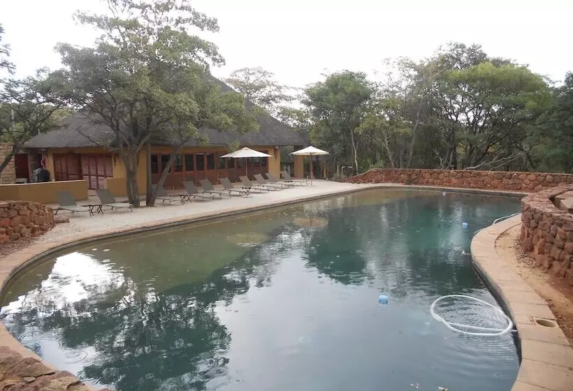 Hotelli Izapa Bush And Game Lodge