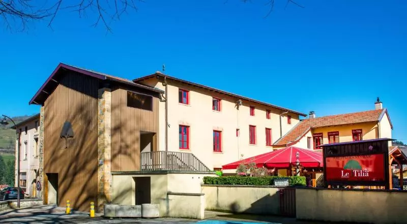 Hotelli Logis Hôtel Le Tilia