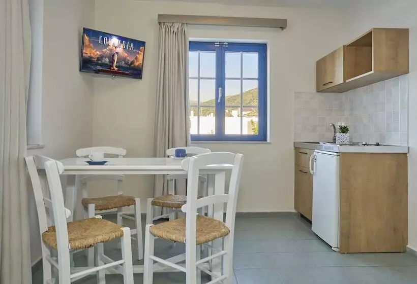 Maistrali Sea View Apartments