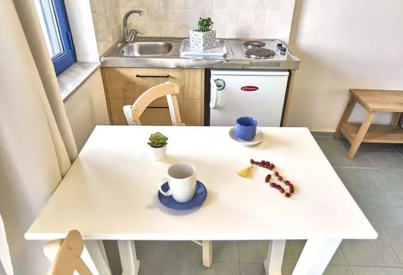 Maistrali Sea View Apartments