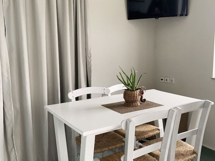 Maistrali Sea View Apartments