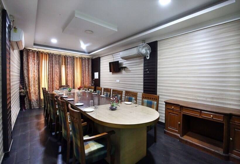 Oyo 1732 Hotel The Days Inn