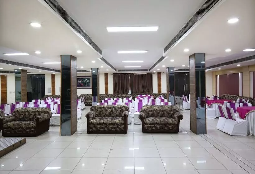 Oyo 1732 Hotel The Days Inn