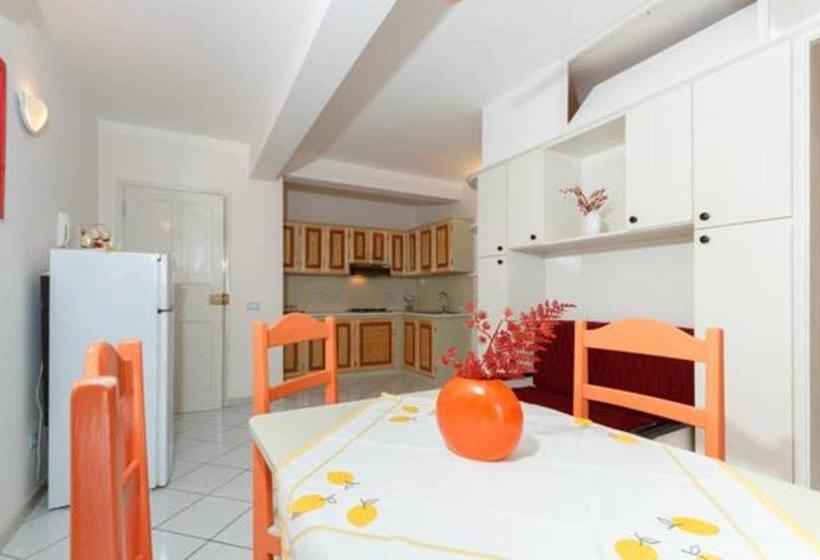 پانسیون Holiday B&b