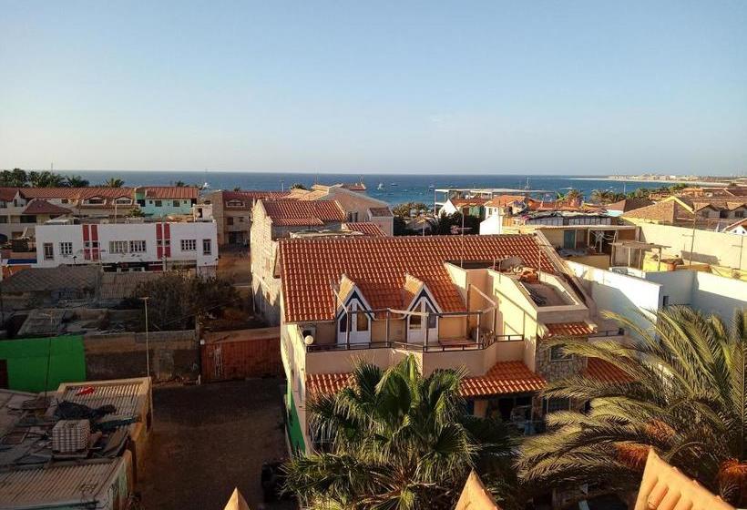 پانسیون Holiday B&b