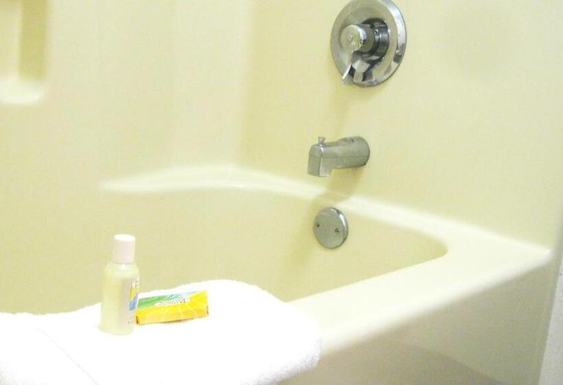 American Motel   Lenoir