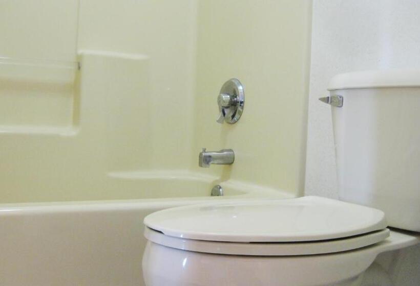 American Motel   Lenoir