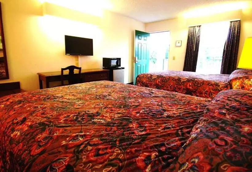 American Motel   Lenoir