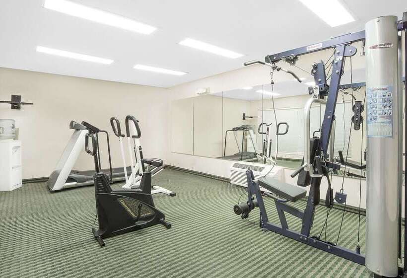 ホテル Baymont By Wyndham Roanoke Rapids