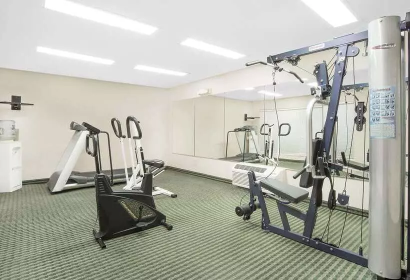 酒店 Baymont By Wyndham Roanoke Rapids