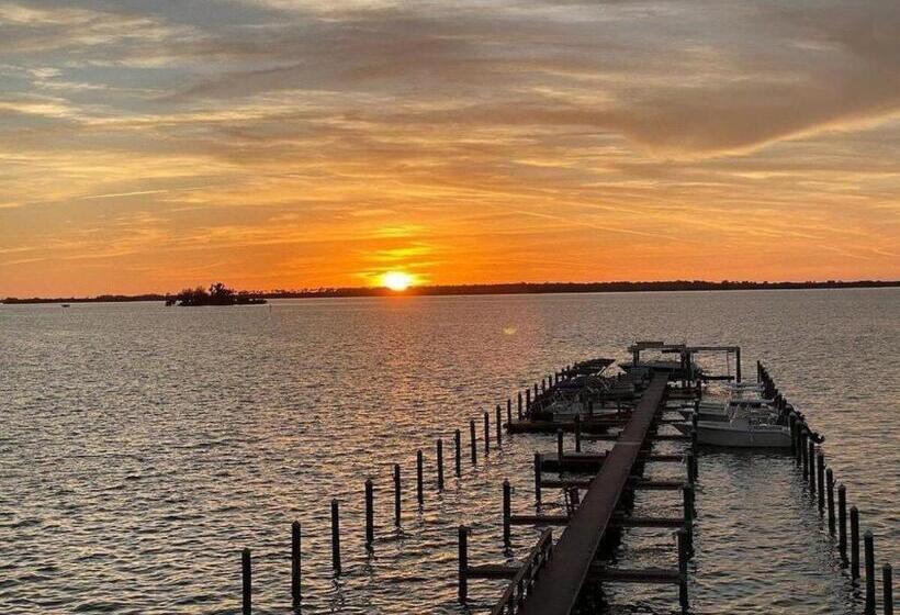 Отель Beso Del Sol Resort