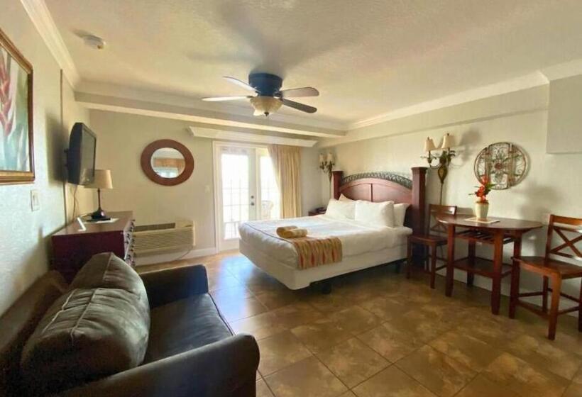 Отель Beso Del Sol Resort