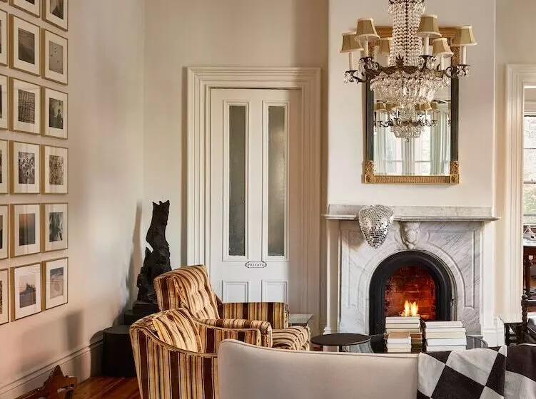 Hotelli Blind Tiger Portland   Carleton Street