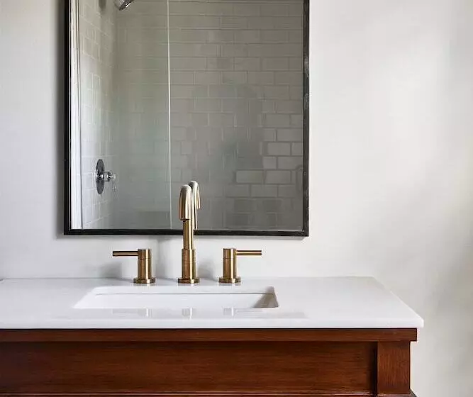 Hotelli Blind Tiger Portland   Carleton Street