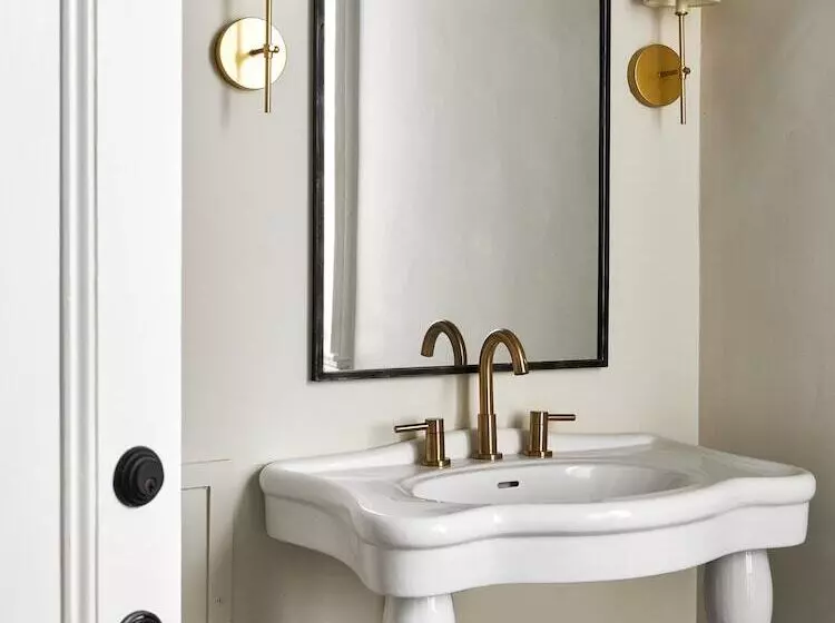 Hotelli Blind Tiger Portland   Carleton Street