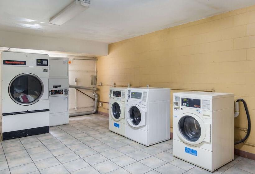 هتل One Life Studios