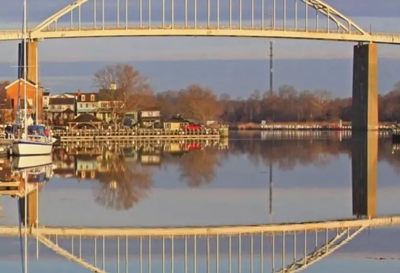 酒店 Inn At The Canal Bed & Breakfast