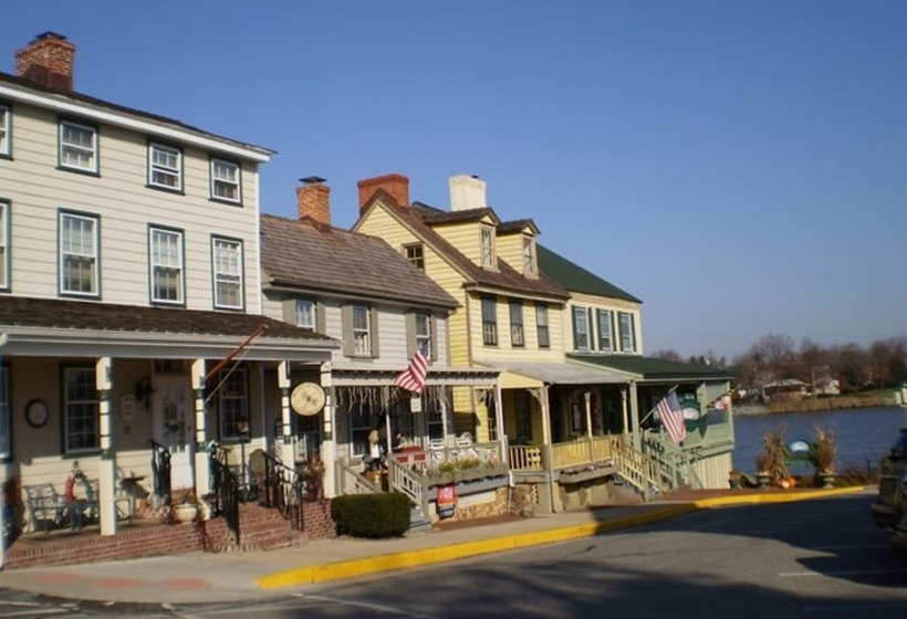 فندق Inn At The Canal Bed & Breakfast