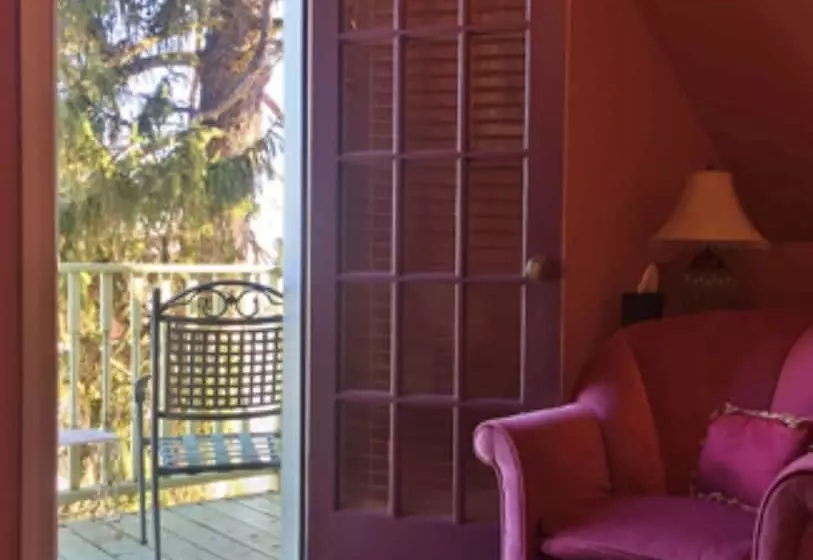 酒店 Inn At The Canal Bed & Breakfast