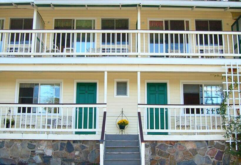 酒店 Inn On The Hill