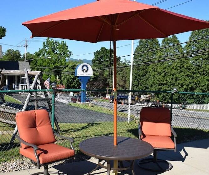 酒店 Inn On The Hill