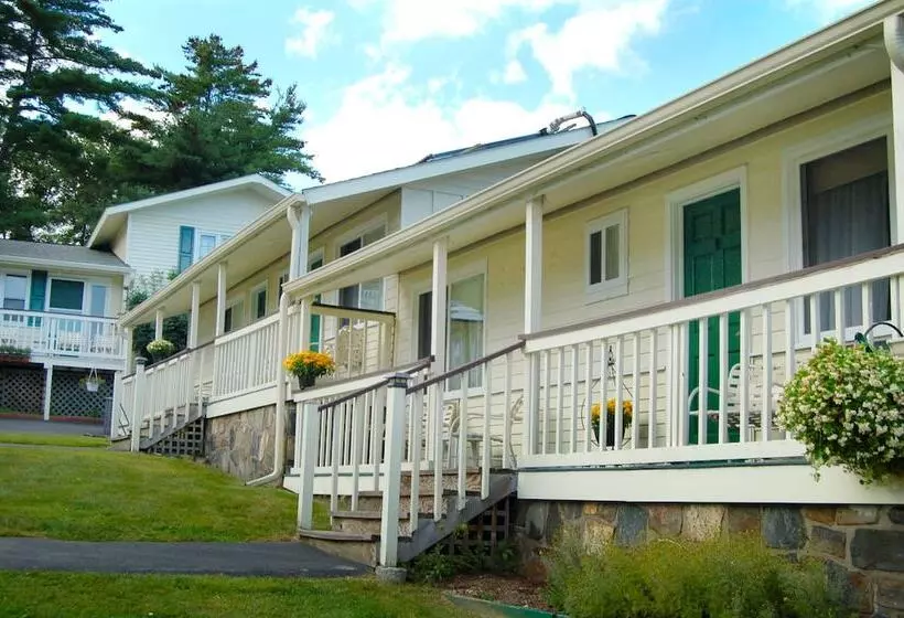 בית מלון כפרי Inn On The Hill