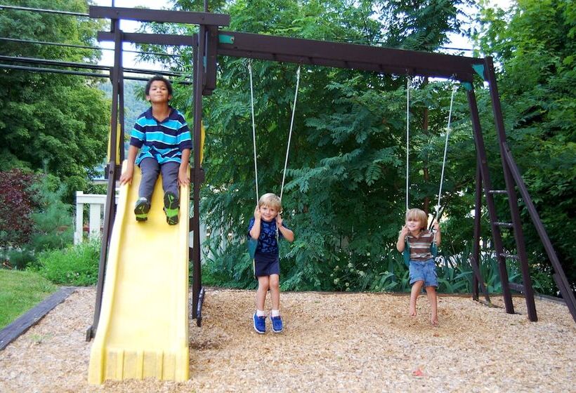 酒店 Inn On The Hill