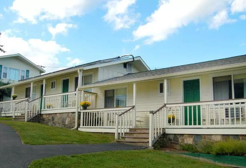 בית מלון כפרי Inn On The Hill