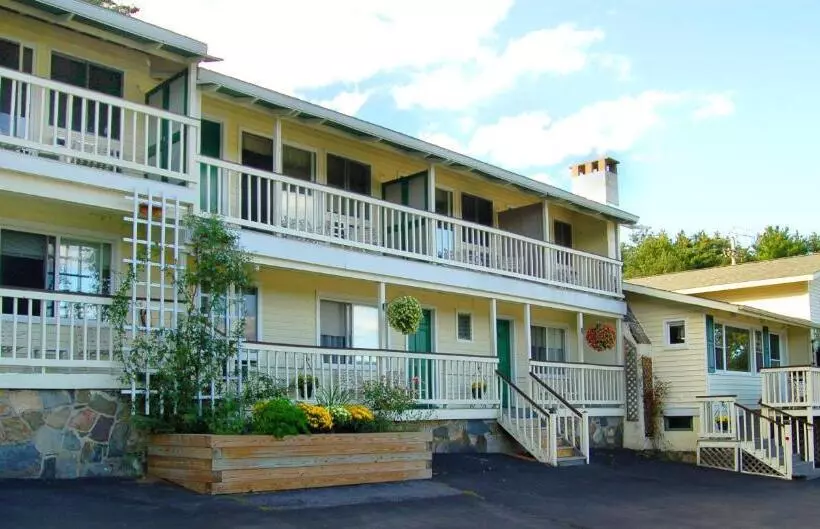 בית מלון כפרי Inn On The Hill