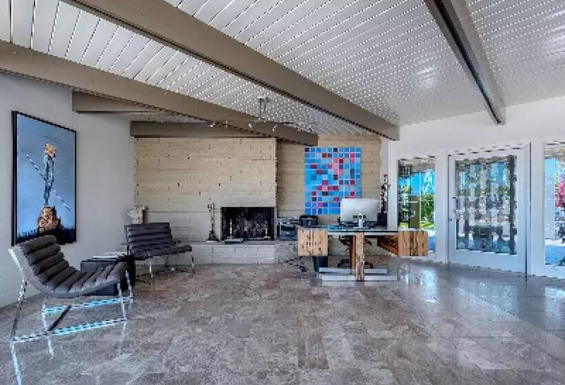 Hotelli Inndulge    A Modern Gay Men S Resort