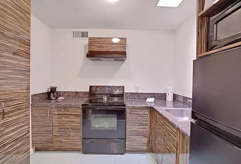 Hotelli Inndulge    A Modern Gay Men S Resort