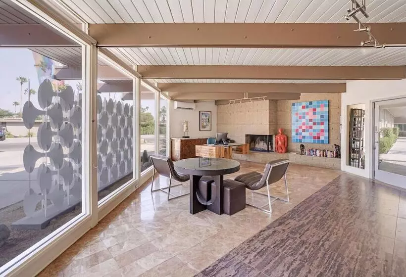 Hotelli Inndulge    A Modern Gay Men S Resort