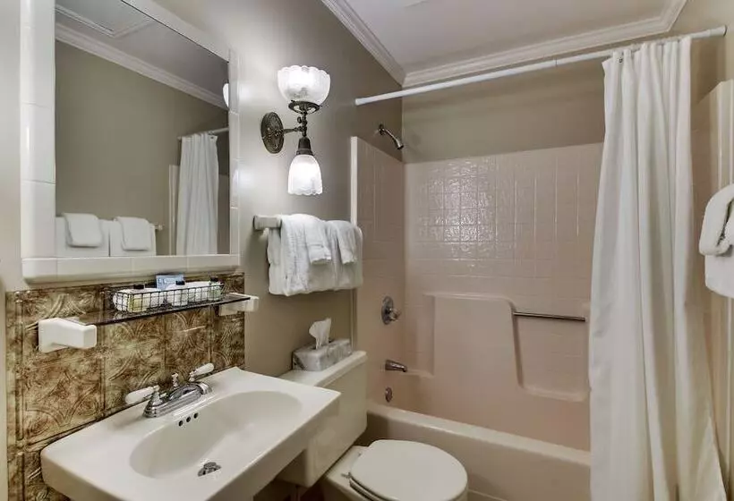 Отель Kingsley Inn