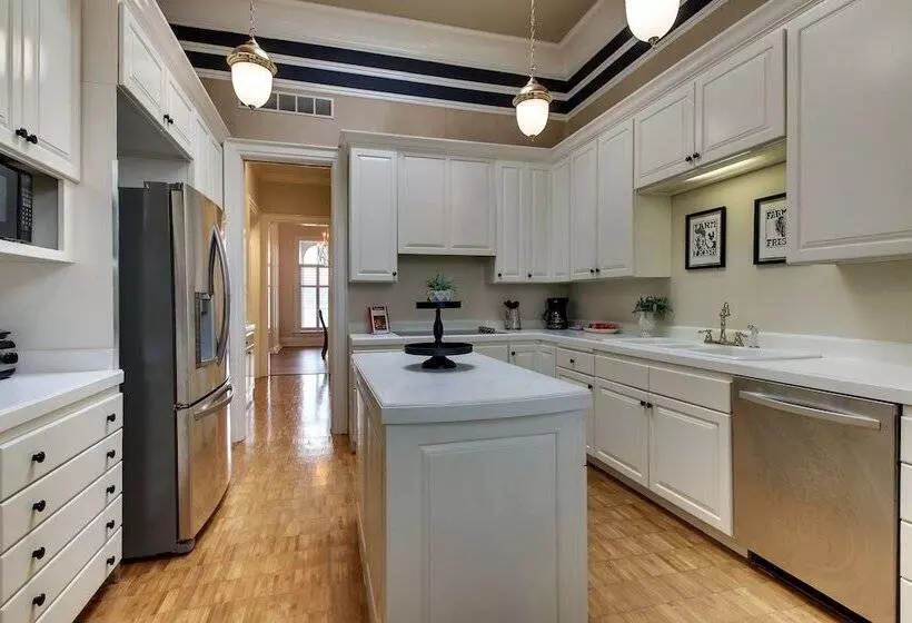 Отель Kingsley Inn