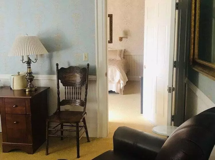 Отель Kingsley Inn