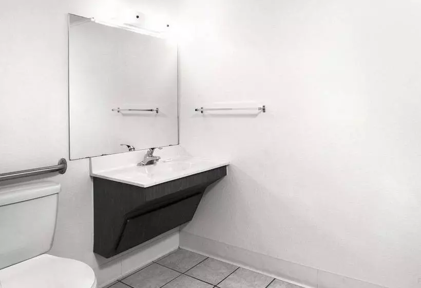 Отель Knights Inn Pittston