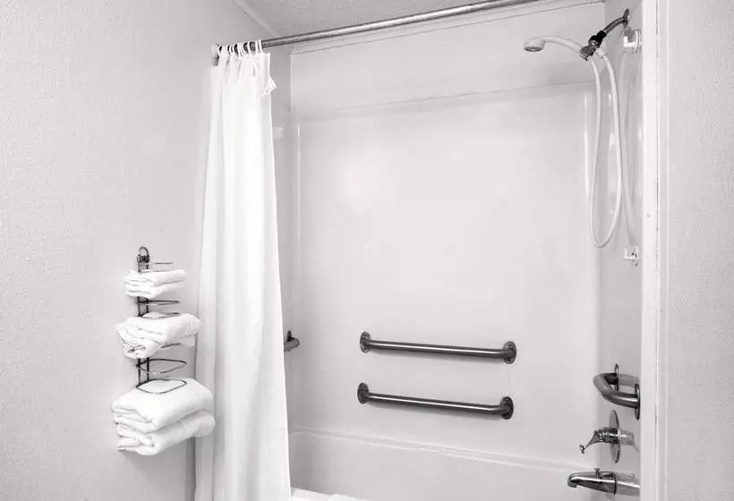 Отель Knights Inn Pittston