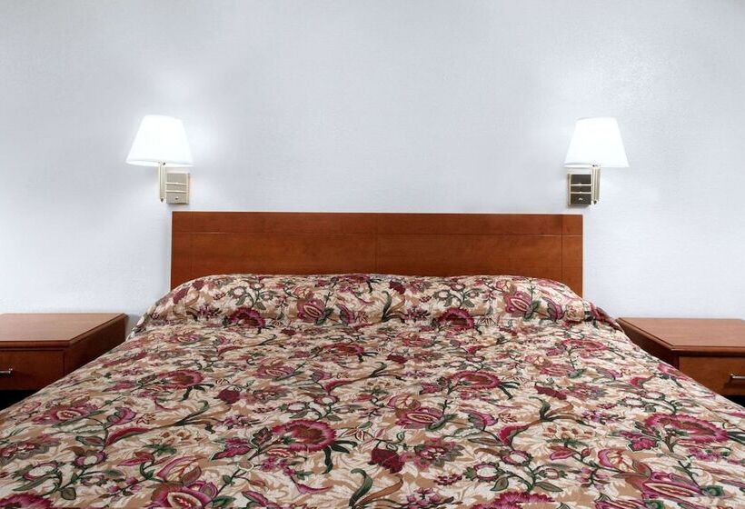 Отель Knights Inn Pittston