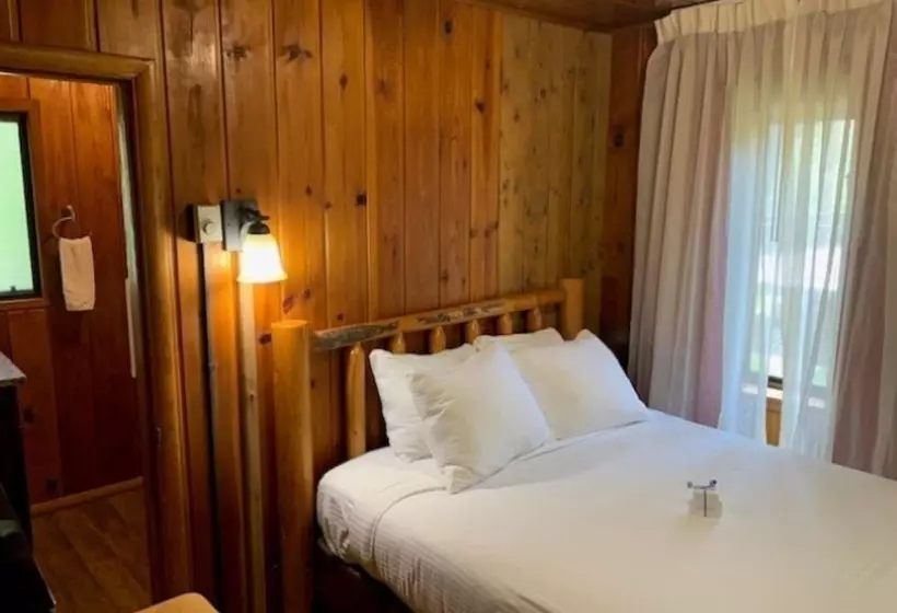 בית מלון כפרי Kohl S Ranch Lodge