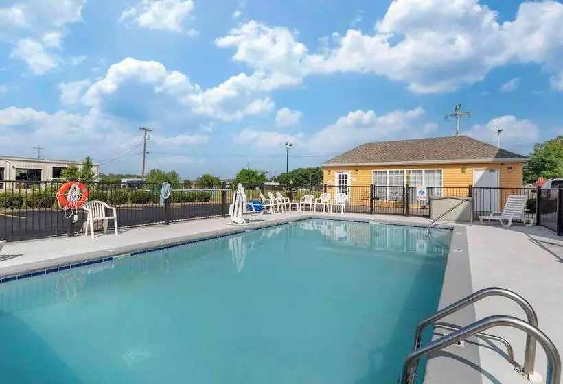 호텔 Quality Inn Oak Ridge