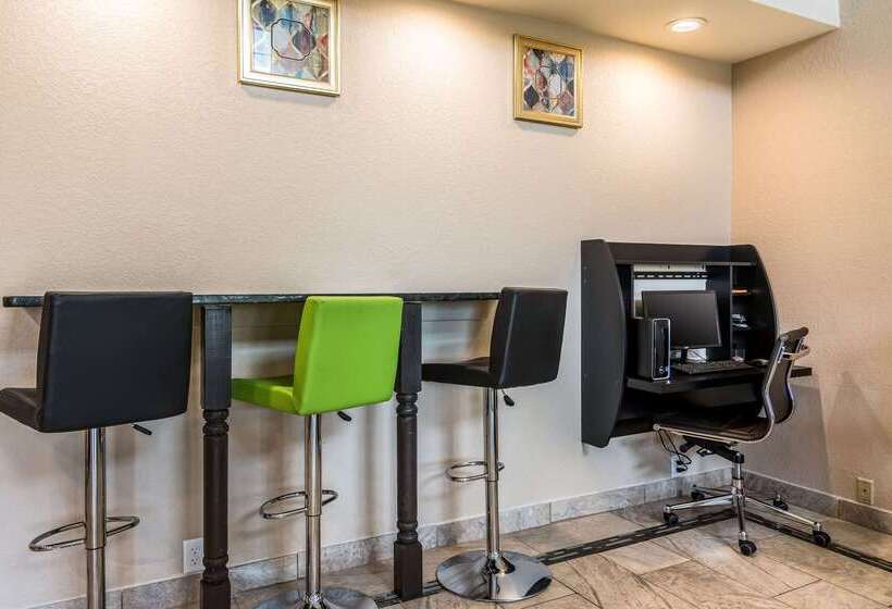 فندق Quality Inn University Area