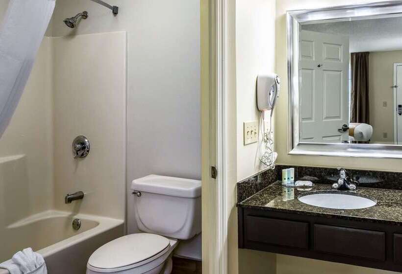 فندق Quality Inn University Area