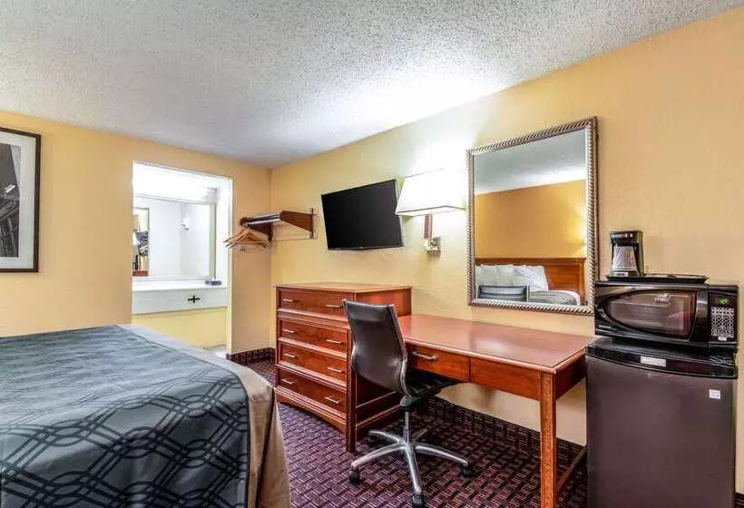 בית מלון כפרי Rodeway Inn