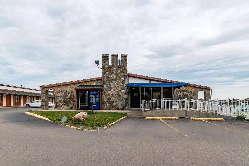 בית מלון כפרי Rodeway Inn