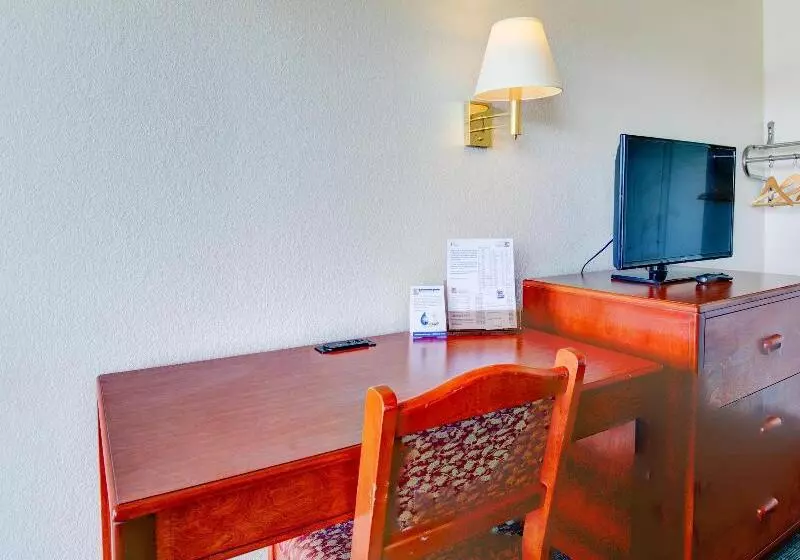 Отель Rodeway Inn Sacramentouniversity Area